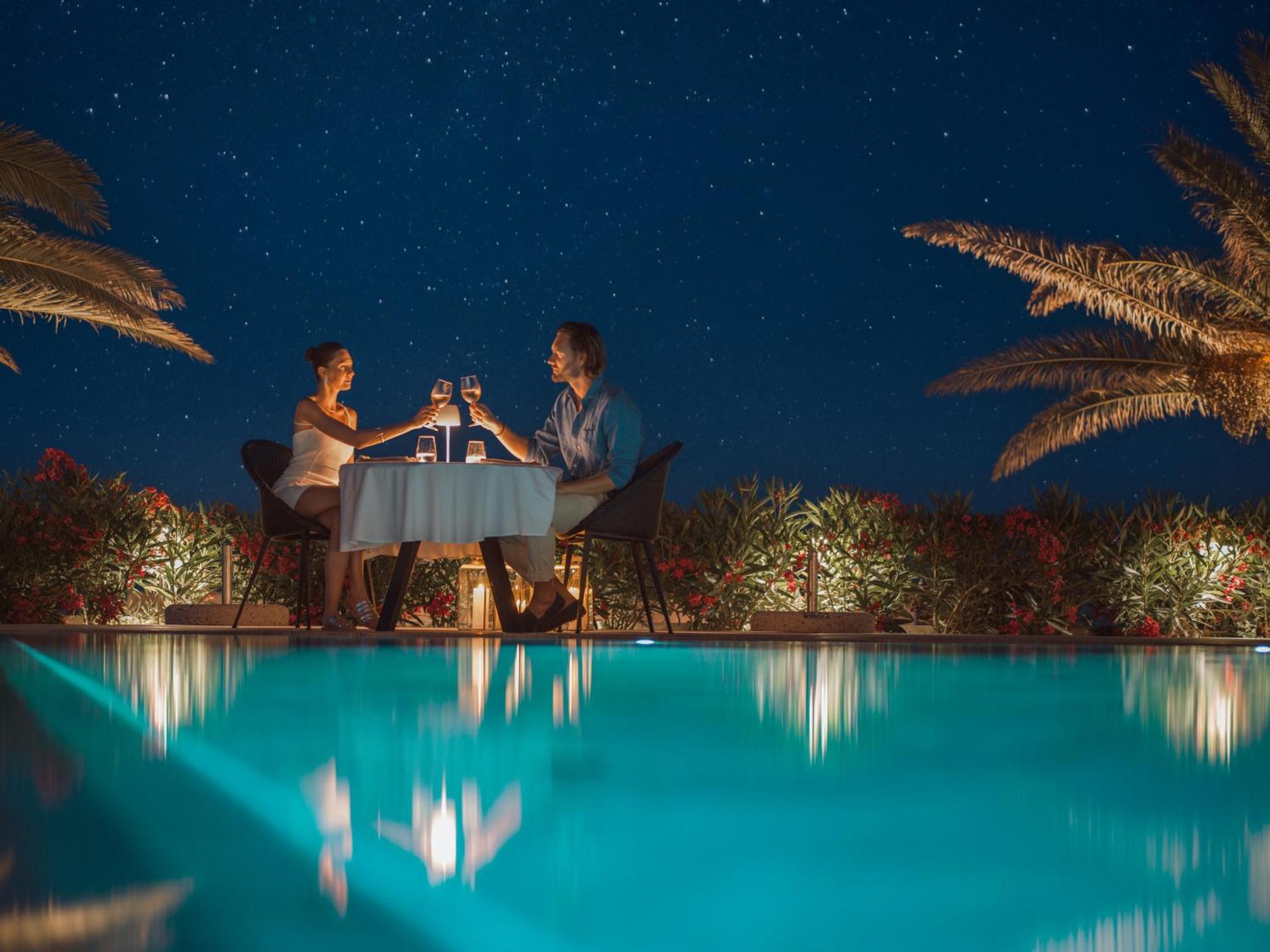 Курортный комплекс Nous Santorini Мессария