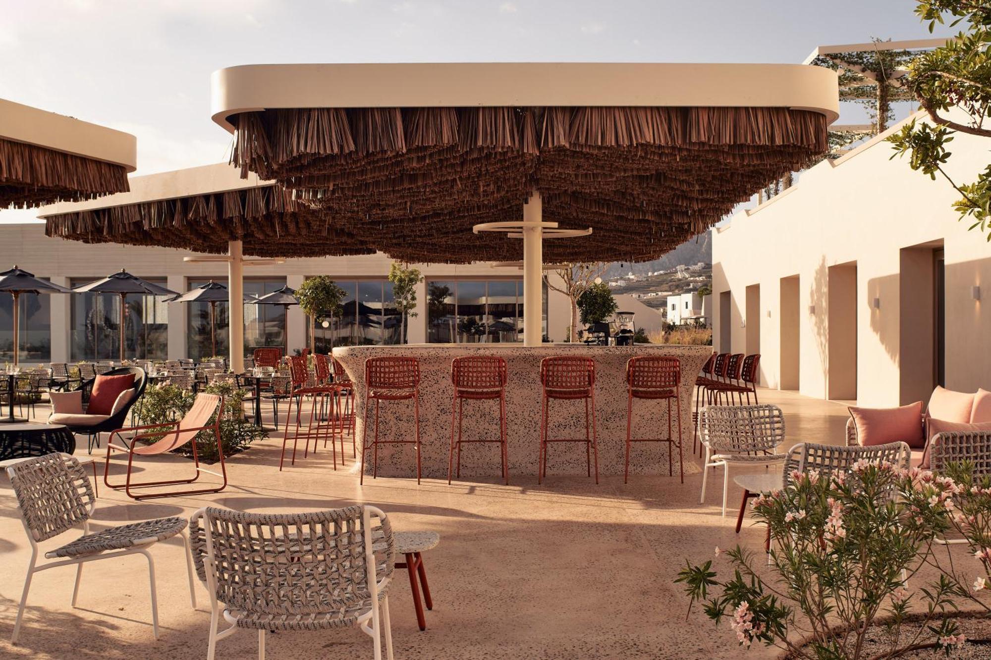 Nous Santorini Курортный комплекс 5*
