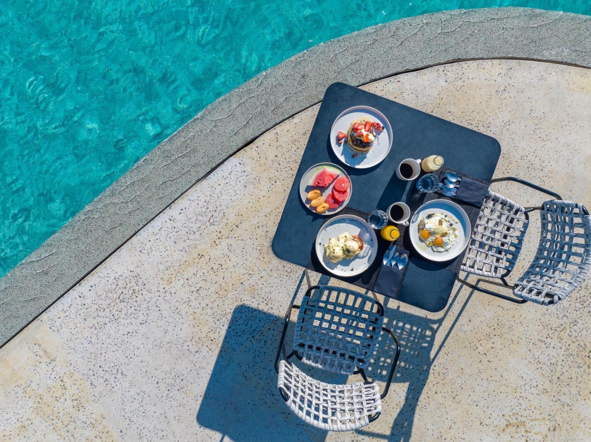 Nous Santorini 5* Мессария