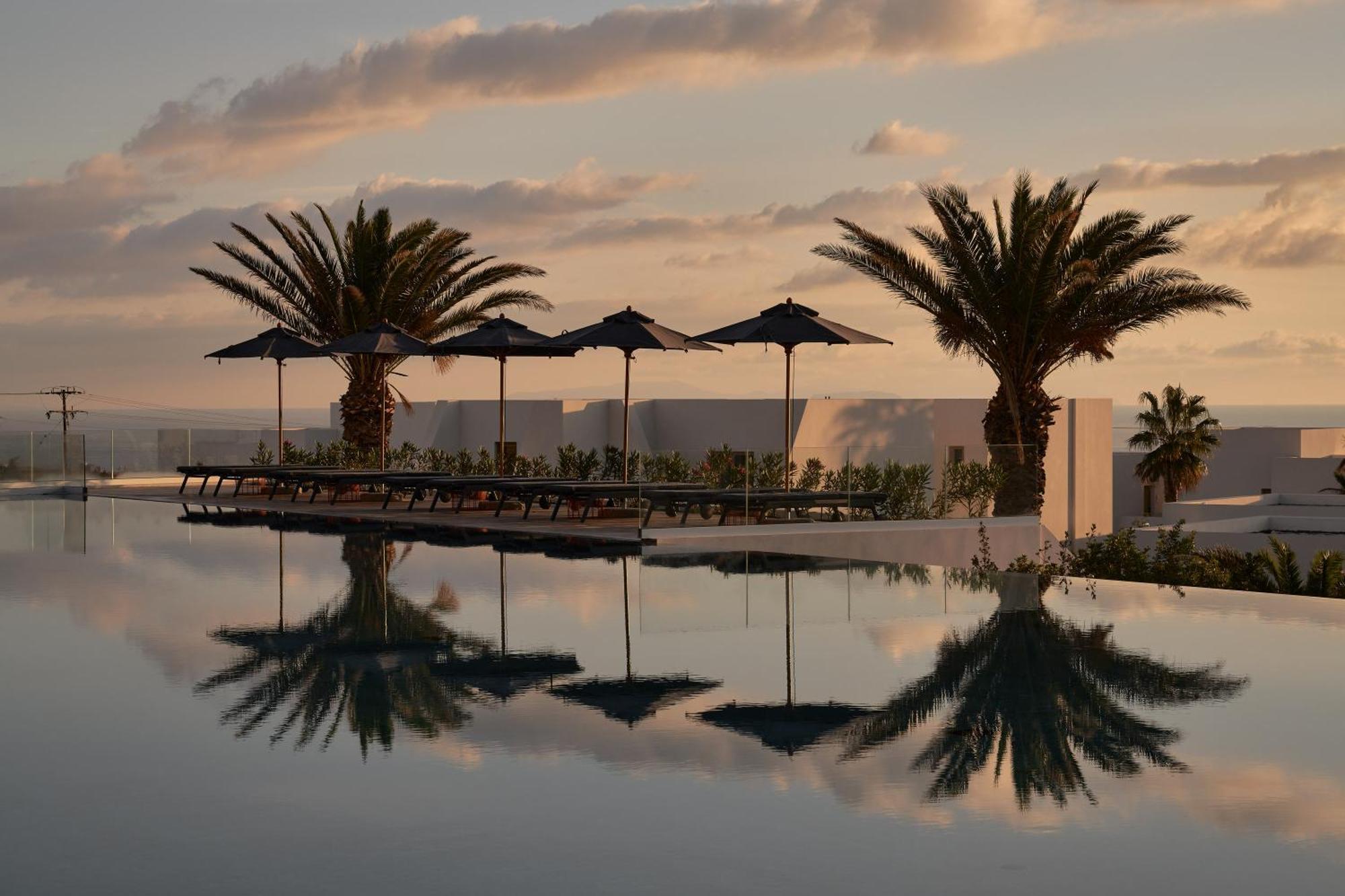 Rezort Nous Santorini Mesariá