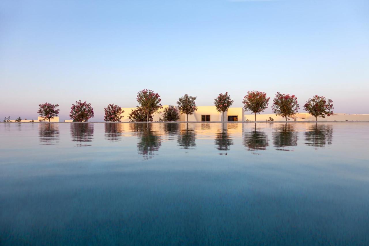 Resort Noūs Santorini 5*