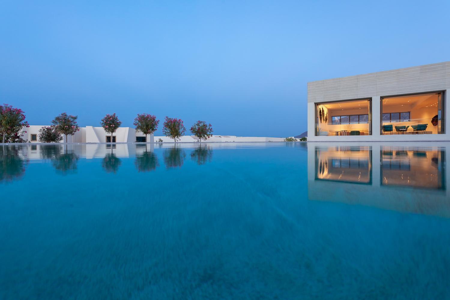Noūs Santorini Resort