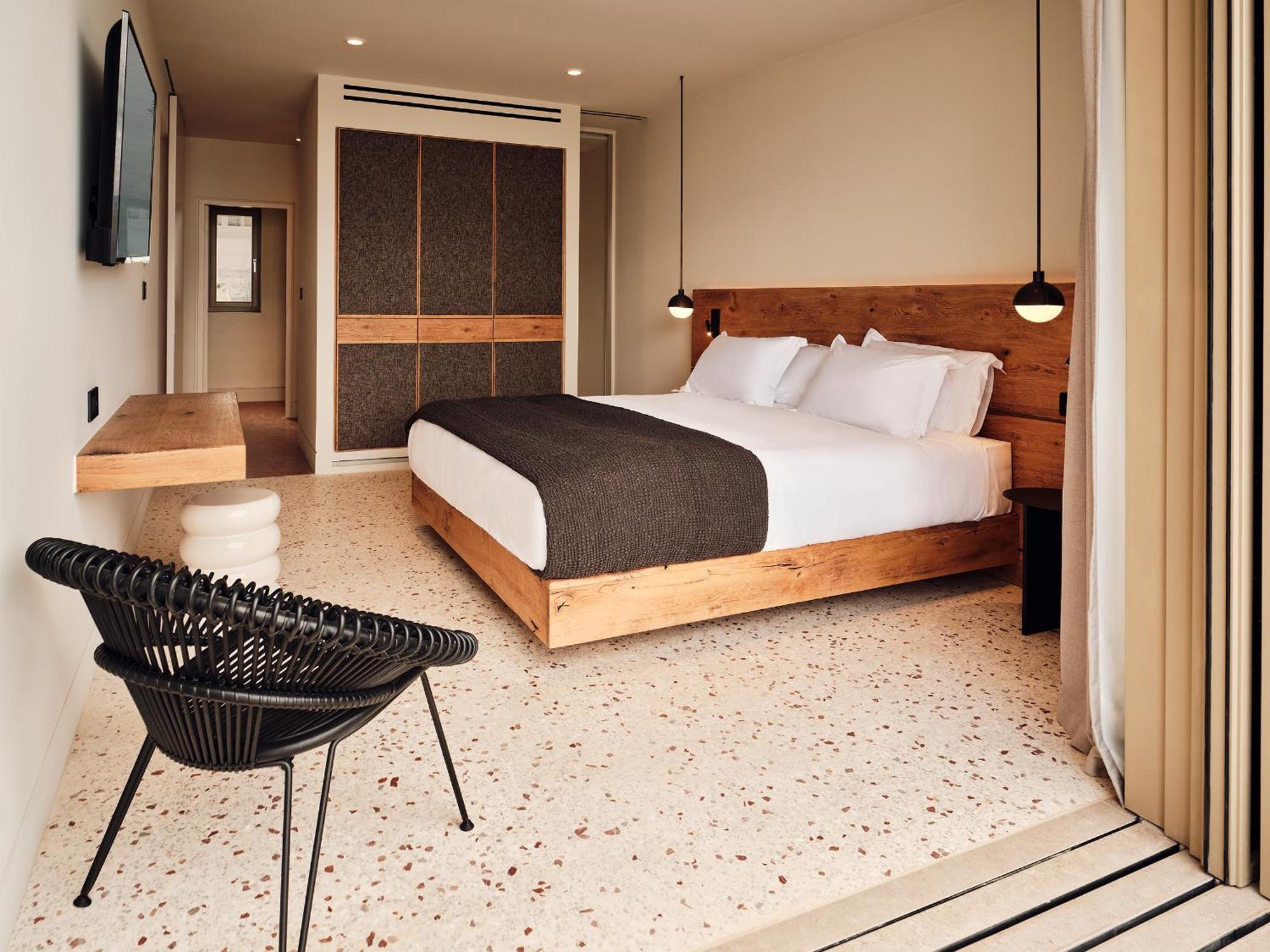 Resort Noūs Santorini 5*